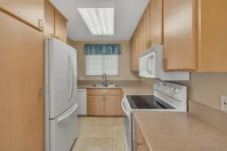 Photo #5: 230022565 Listing