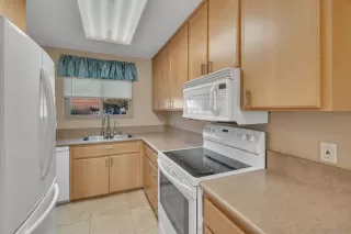 Photo #6: 230022565 Listing