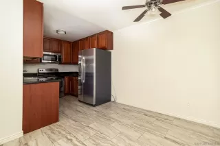 Photo #5: 230022566 Listing