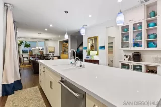 Photo #5: 230022577 Listing 