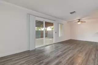 Photo #5: 230022602 Listing