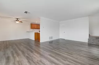 Photo #6: 230022602 Listing