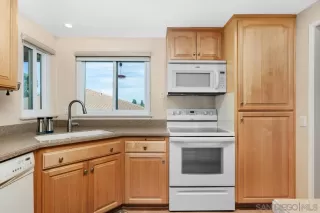 Photo #3: 230022604 Listing