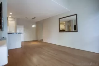 Photo #5: 230022615 Listing