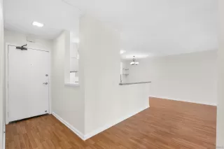 Photo #4: 230022617 Listing