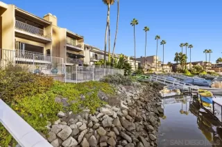 More Details about MLS # 230022637 : 4637 PARK DR UNIT 6