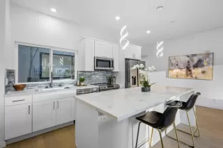 Photo #4: 230022637 Listing