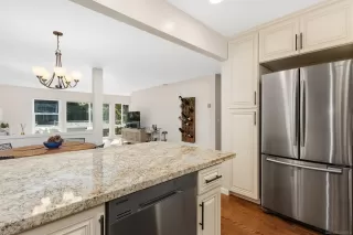 Photo #3: 230022641 Listing 