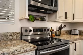 Photo #4: 230022641 Listing 