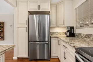 Photo #5: 230022641 Listing 