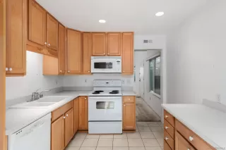 Photo #3: 230022646 Listing