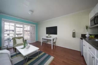 Photo #4: 230022651 Listing