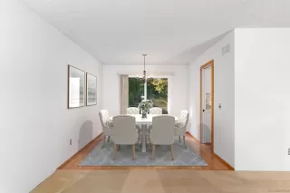 Photo #4: 230022681 Listing