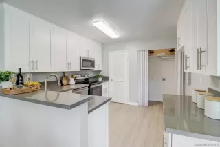 Photo #5: 230022712 Listing