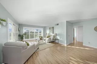 Photo #3: 230022728 Listing