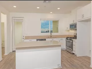 Photo #6: 230022794 Listing