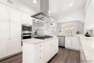Photo #5: 230022815 Listing 