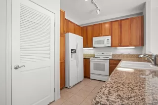 Photo #6: 230022834 Listing