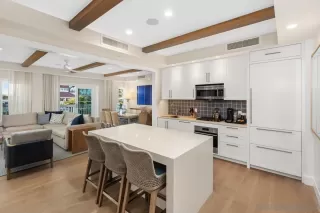 Photo #3: 230022837 Listing