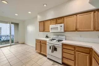 Photo #3: 230022888 Listing 