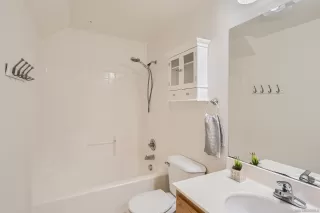 Photo #6: 230022888 Listing 