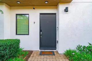 Photo #3: 230022916 Listing