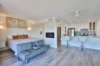 Photo #5: 230022918 Listing