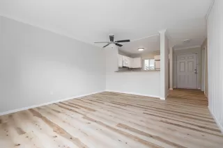 Photo #4: 230022925 Listing 