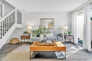 Photo #5: 230022934 Listing