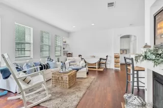 Photo #5: 230022941 Listing