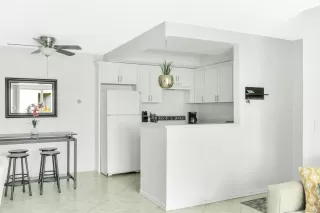 Photo #6: 230022952 Listing