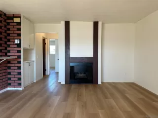 Photo #5: 230022958 Listing