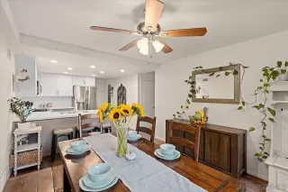 Photo #5: 230023016 Listing