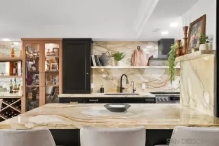 Photo #5: 230023026 Listing 