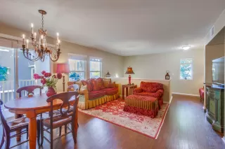 Photo #4: 230023070 Listing