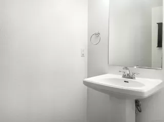 Photo #4: 230023102 Listing