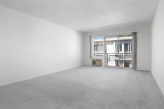 Photo #2: 230023107 Listing