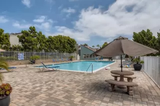 Photo #3: 230023118 Listing