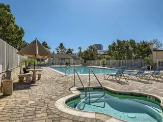 Photo #4: 230023118 Listing