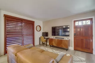 Photo #5: 230023130 Listing 