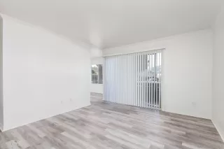 Photo #2: 230023157 Listing