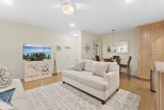 Photo #5: 230023165 Listing