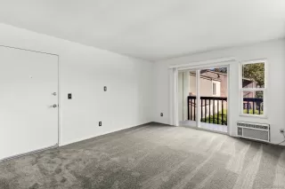 Photo #4: 230023201 Listing