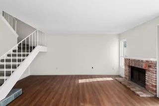 Photo #5: 230023202 Listing