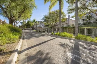 Photo #2: 230023205 Listing