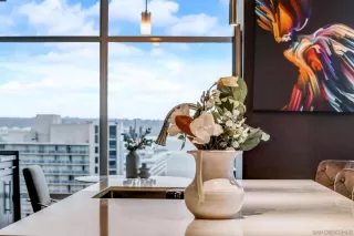 Photo #6: 230023220 Listing