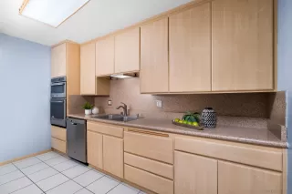 Photo #5: 230023221 Listing