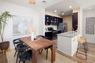 Photo #4: 230023225 Listing