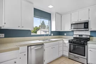 Photo #1: 230023244 Listing