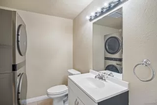 Photo #5: 230023244 Listing